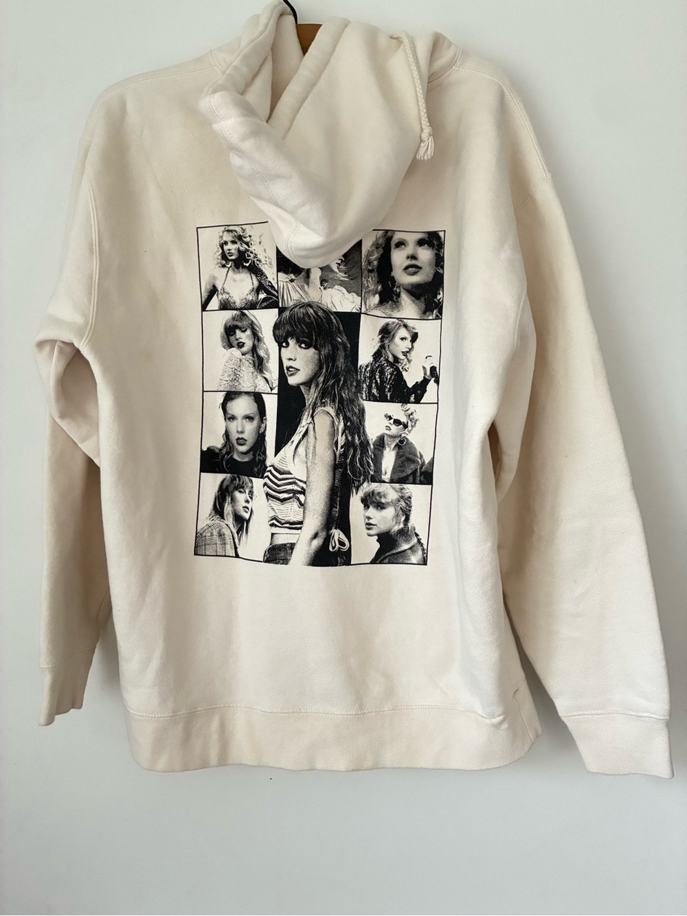 Taylor Swift Eras Tour Sweatshirt Women’s Large Tour Merch